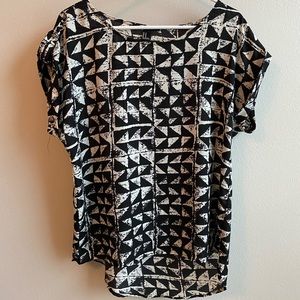 Black and white tunic blouse